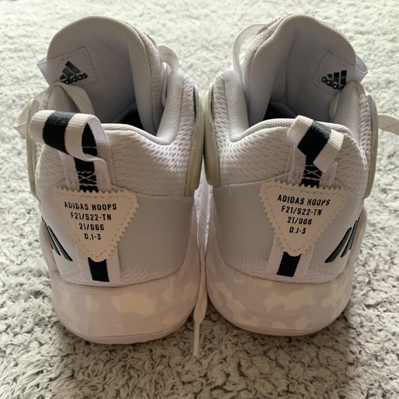 Adidas Hoops F21/S22-TN 21/066 D.1-3. Men US 8. - Picture 4 of 9